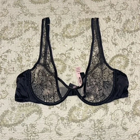 Victoria’s Secret Floral Plunge Bra